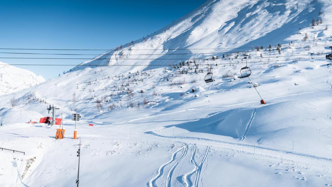 Apex2100 International Ski Academy Tignes Dış mekan fotoğraf